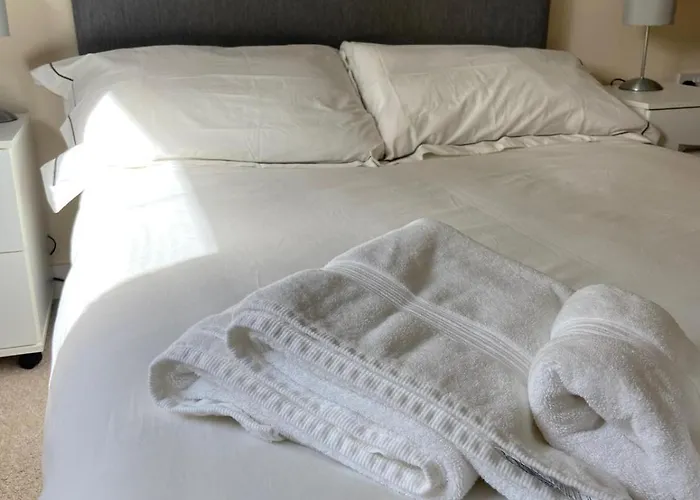 2 Bedroom Flat, City Centre