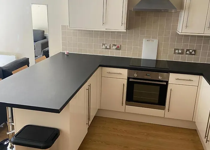 2 Bedroom Flat, City Centre