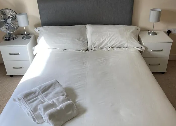 2 Bedroom Flat, City Centre