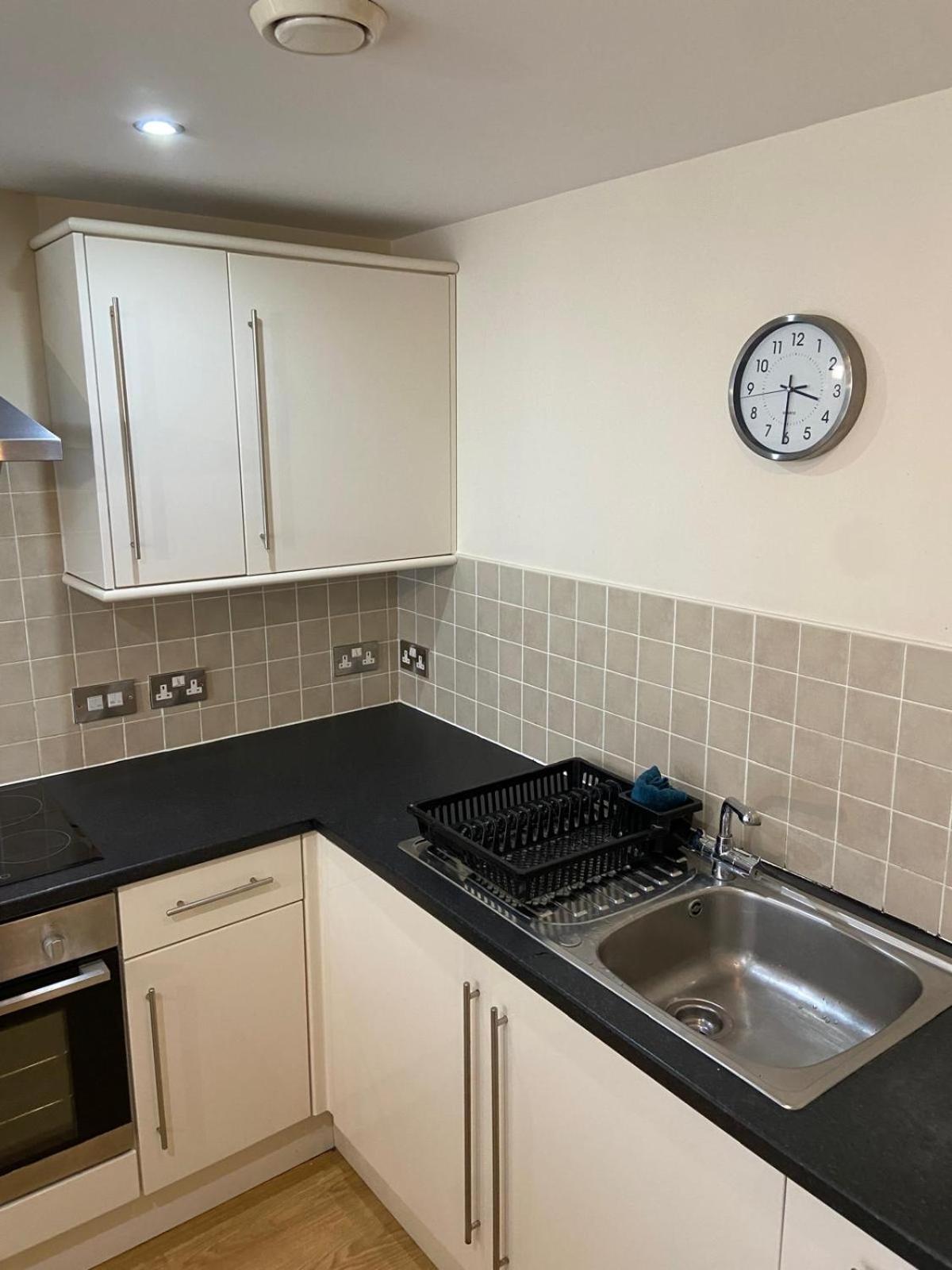 2 Bedroom Flat, Centre Apartment