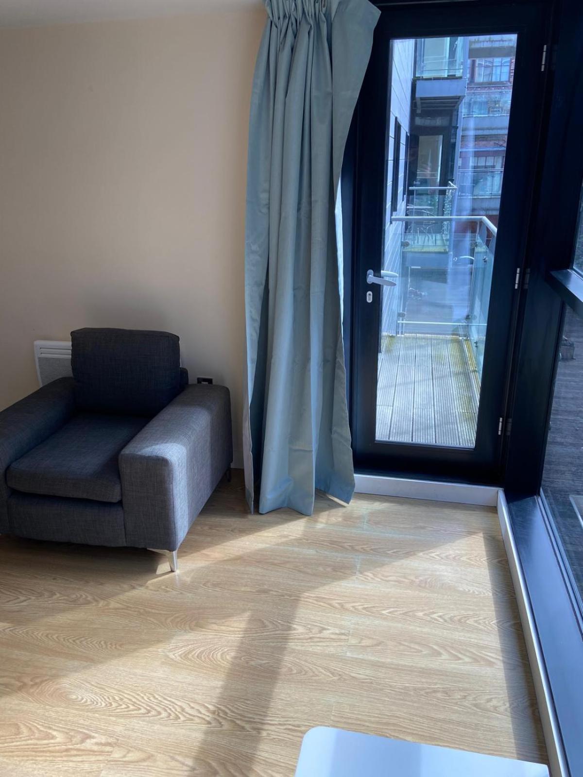 2 Bedroom Flat, Centre *